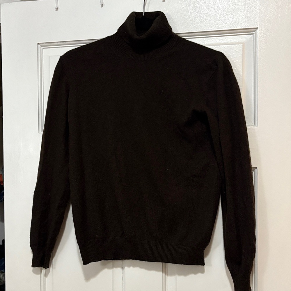 Bedford Women’s 100% Cashmere dark brown Turtleneck Sweater – Size Small
